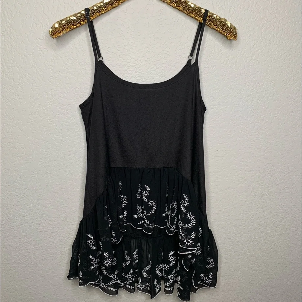 MINKPINK Ruffled HighLow Ruffled Tunic Top - Picture 3 of 8